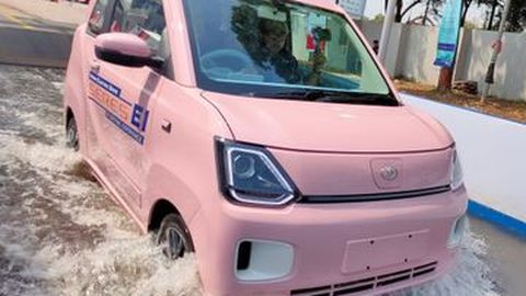 ‘Mencicipi’ Mobil Listrik Murah Seres E1 Seharga Rp189-219 Juta