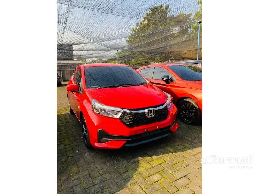 Jual Mobil Honda Brio 2024 E Satya 1.2 di Jawa Timur Manual Hatchback Merah Rp 179.400.000