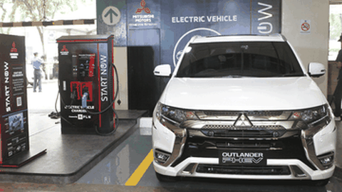 Mitsubishi: Kami Bakal Jual Mobil Plug-in Hybrid Lain di Indonesia