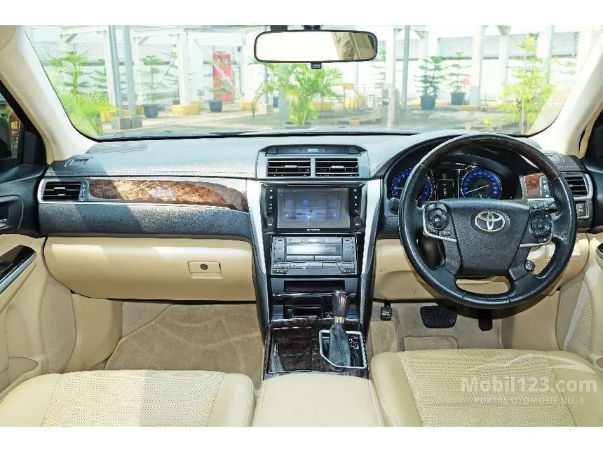 2017 Toyota Camry V Sedan