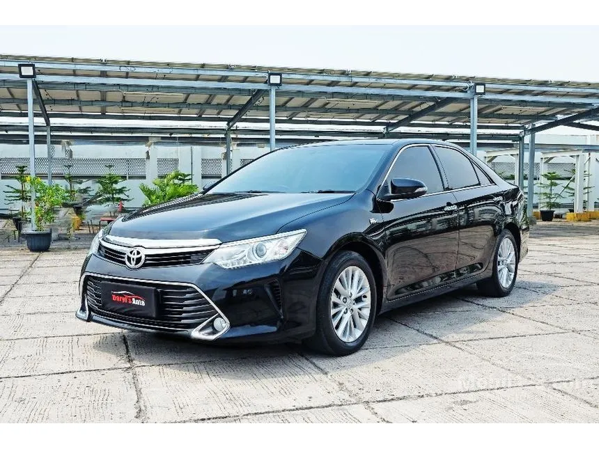 2017 Toyota Camry V Sedan