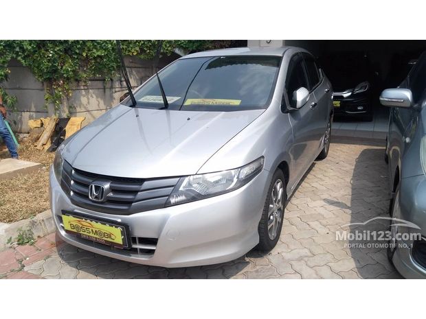 Honda City Mobil Tahun 2010-2011 bekas dijual di 