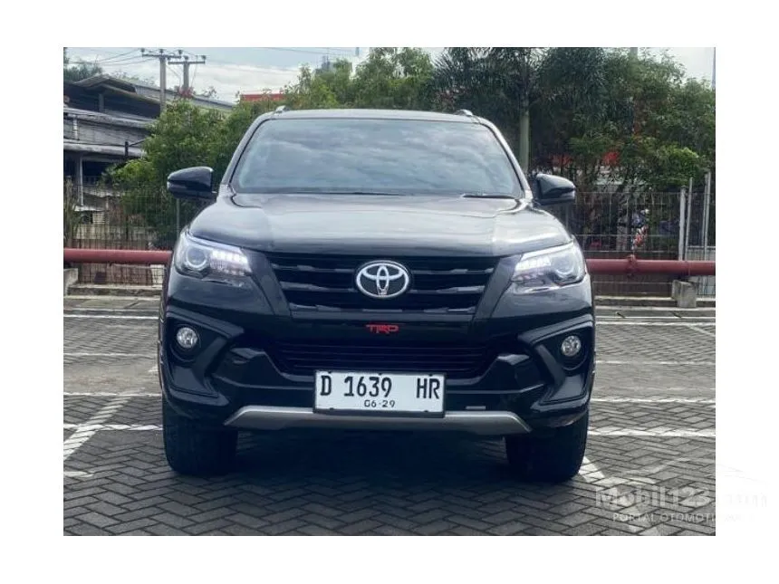 Jual Mobil Toyota Fortuner 2019 TRD 2.4 di Jawa Barat Automatic SUV Hitam Rp 413.000.000