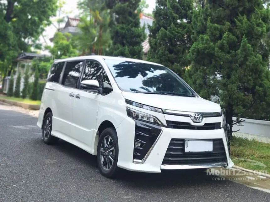 Jual Mobil Toyota Voxy 2020 2.0 di Jawa Barat Automatic Wagon Putih Rp 338.000.000