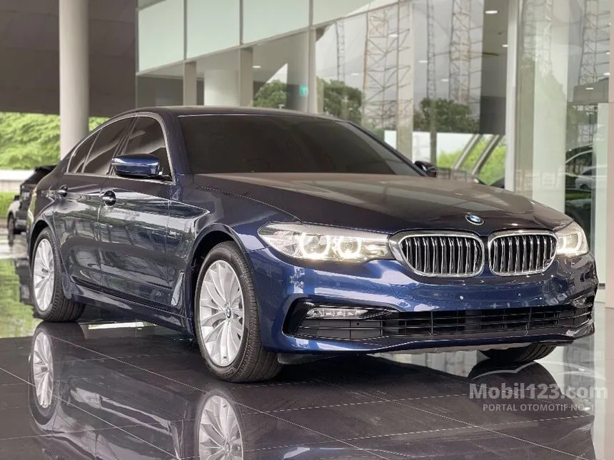 Jual Mobil BMW 530i 2018 Luxury 2.0 di DKI Jakarta Automatic Sedan Biru Rp 695.000.000