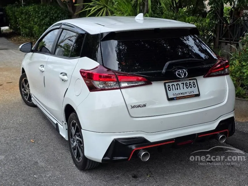 2019 Toyota YARIS Mid Hatchback