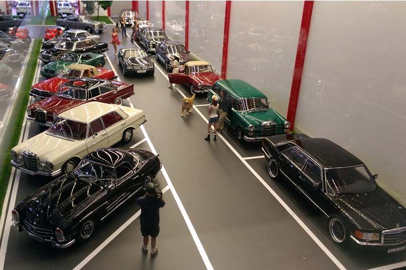 Intip Diorama dan Diecast Mercedes-Benz di Pameran Mobil Klasik 1
