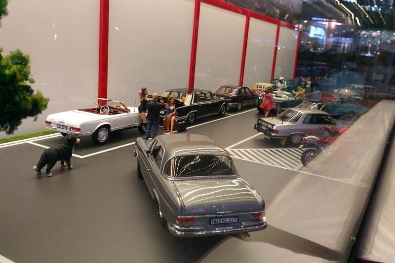 Intip Diorama dan Diecast Mercedes-Benz di Pameran Mobil Klasik 2