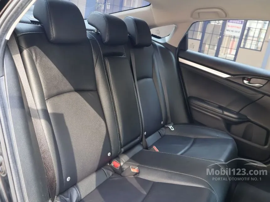 2018 Honda Civic ES Sedan