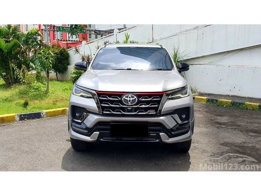 Jual Mobil Toyota Fortuner 2021 VRZ TRD 4X2 2.4 di DKI Jakarta Automatic SUV Silver Rp 435.000.000