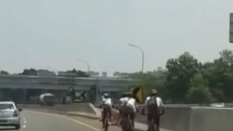 Pesepeda Terobos Jagorawi Mengaku Capek dan Tak Tahu Itu Jalan Tol