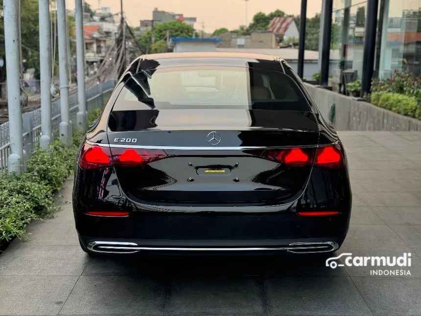 2025 Mercedes-Benz E200 Exclusive Line Sedan