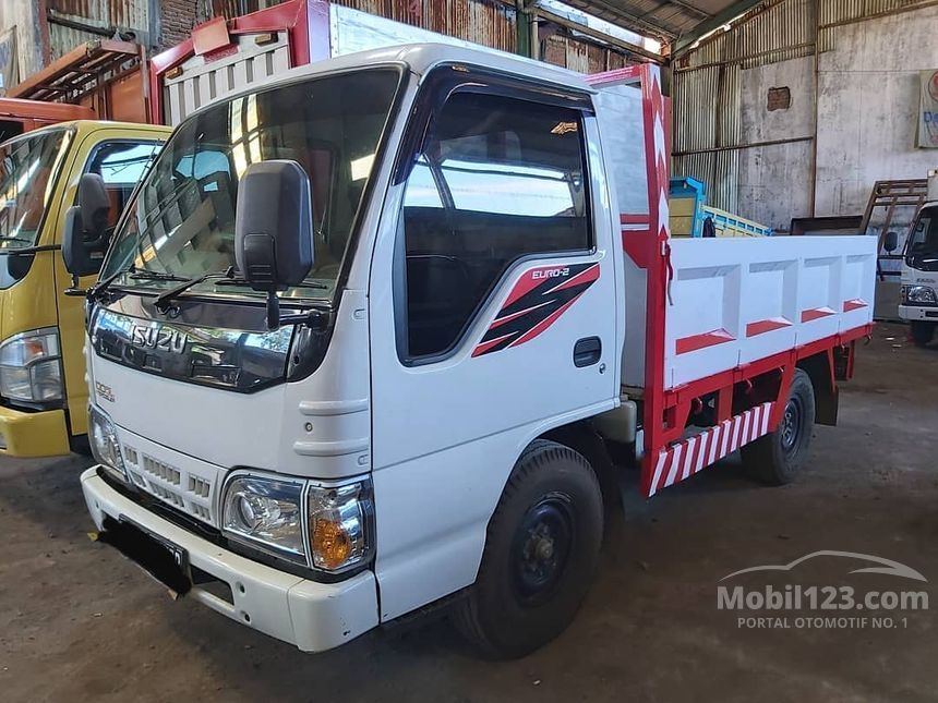 jual mobil elf elf 2017 28 di jawa timur manual trucks putih rp 175