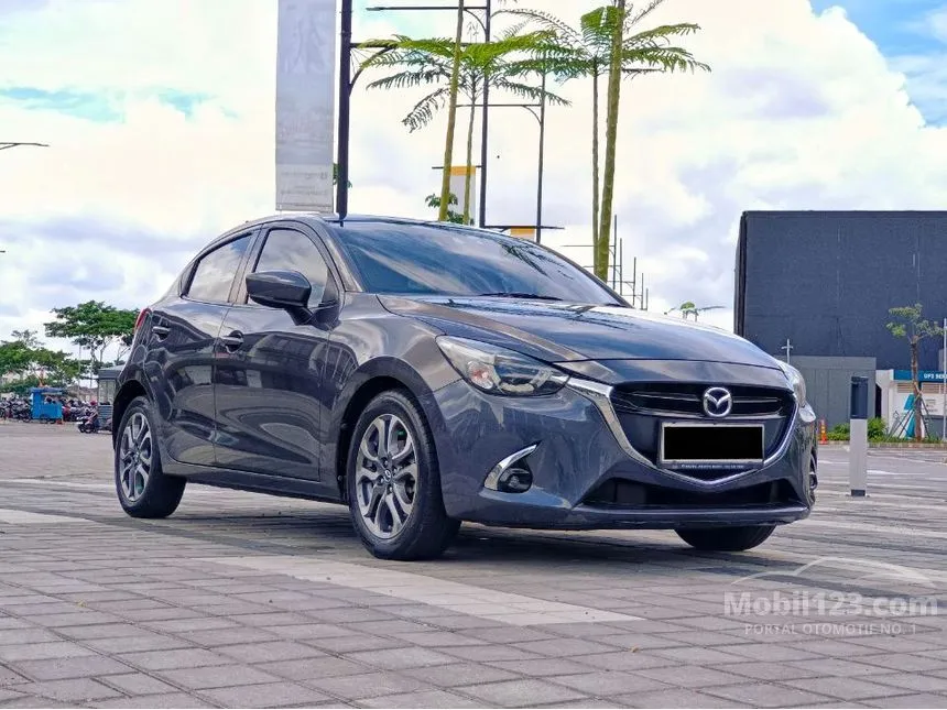 Jual Mobil Mazda 2 2017 GT 1.5 di Banten Automatic Hatchback Abu