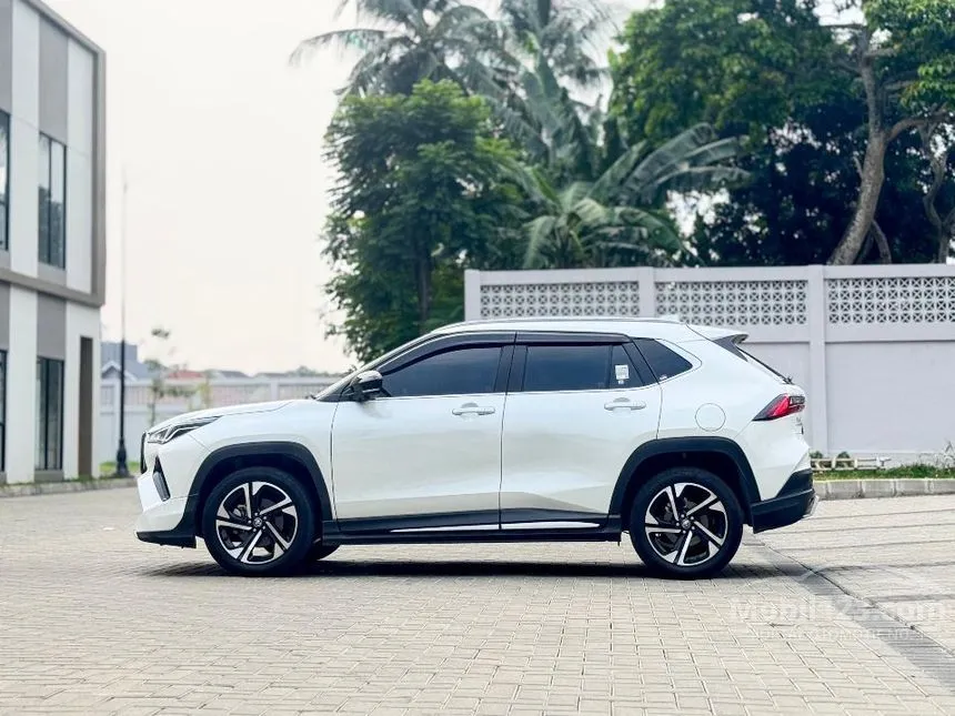 2025 Toyota Yaris Cross S (Premium Colour) SUV