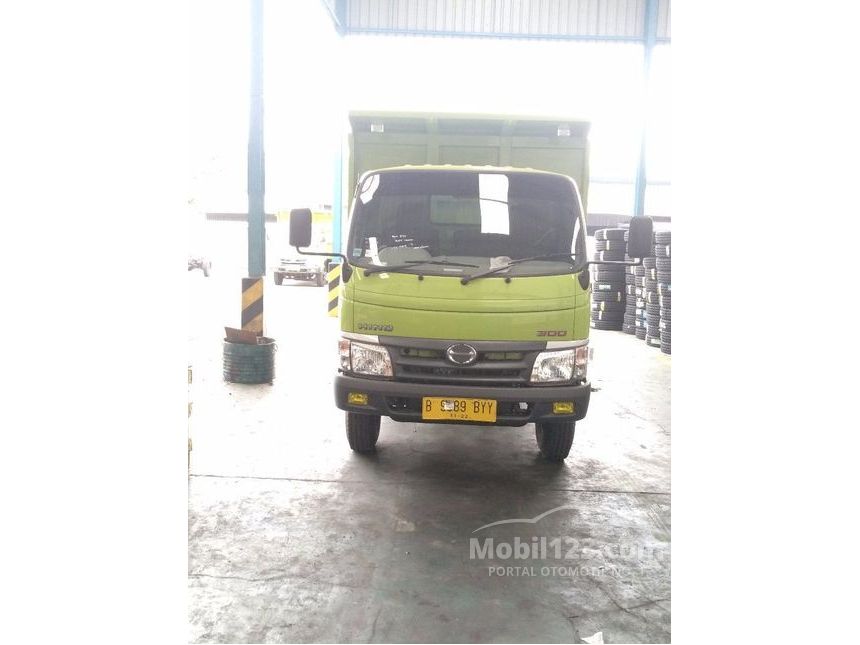 Jual Mobil  Hino  Dutro 2019 4 0 di Banten Manual Trucks 