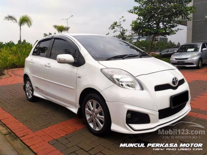 Download Gambar Mobil Toyota Yaris Limited Edition - RIchi Mobil