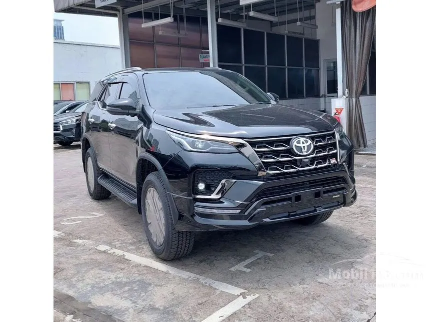 Jual Mobil Toyota Fortuner 2024 GR Sport 2.8 di DKI Jakarta Automatic SUV Hitam Rp 740.350.000