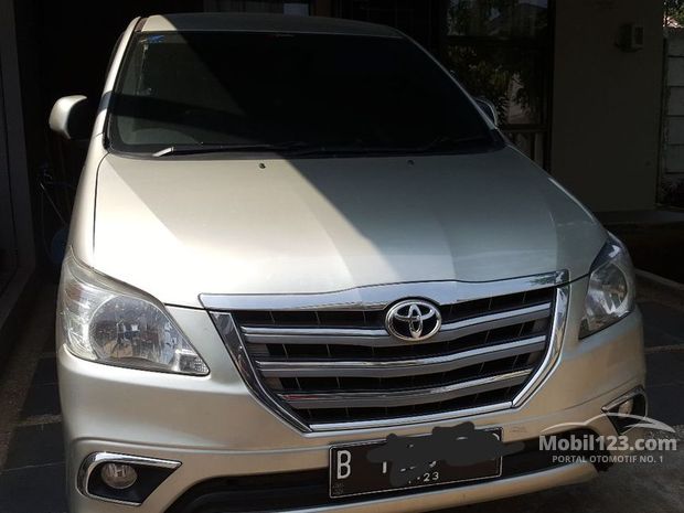 Toyota Kijang Innova V Mobil bekas dijual di Indonesia 