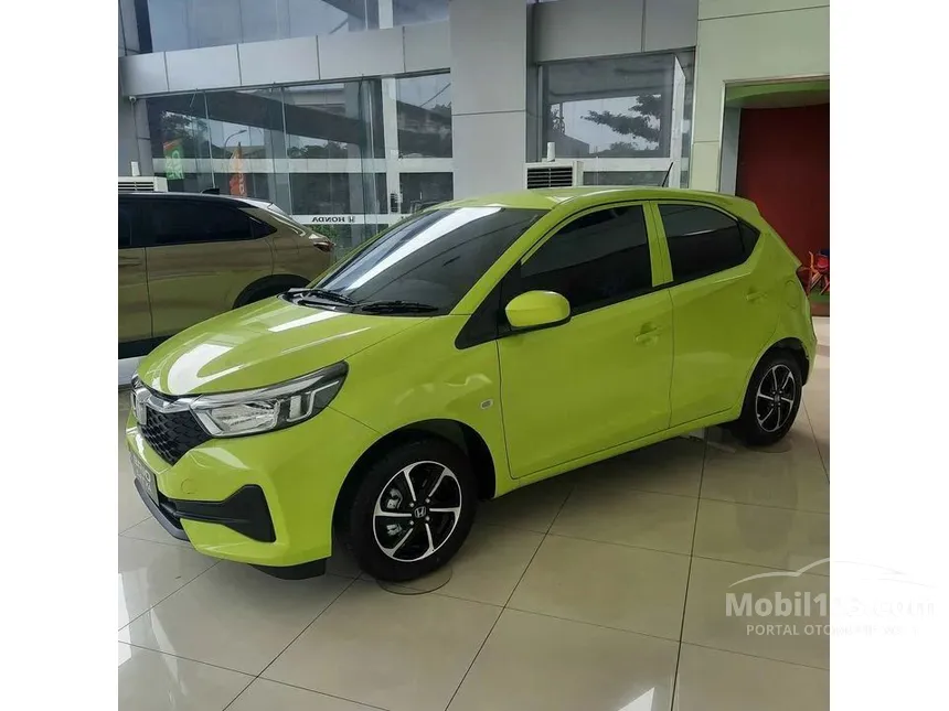 Jual Mobil Honda Brio 2023 E Satya 1.2 di Jawa Timur Manual Hatchback Kuning Rp 168.400.000