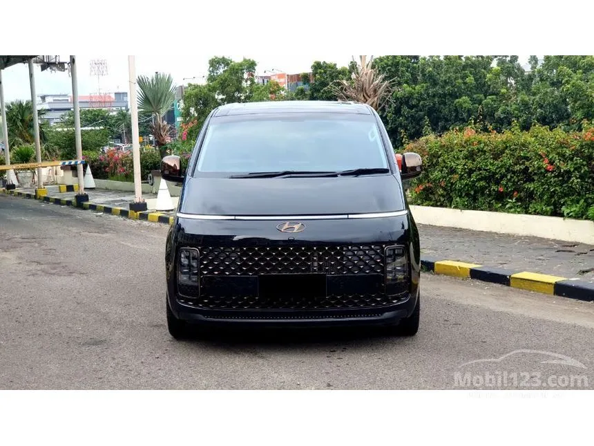 Jual Mobil Hyundai Staria 2022 Signature 9 2.2 di DKI Jakarta Automatic MPV Hitam Rp 680.000.000
