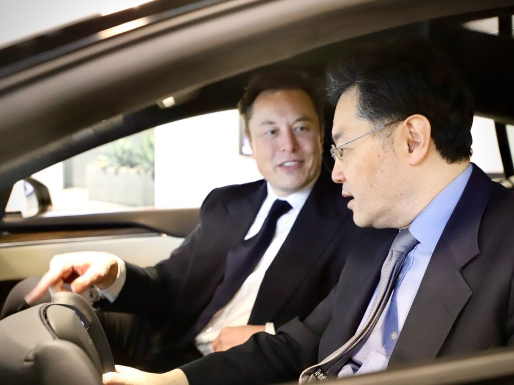 Elon Musk Ajak Dubes China untuk AS Jalan-jalan Naik Mobil Listrik Tesla