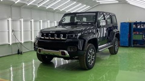 Interior BAIC BJ40 Plus Versi CKD: Fitur Bertambah, Harga Lebih Masuk Akal