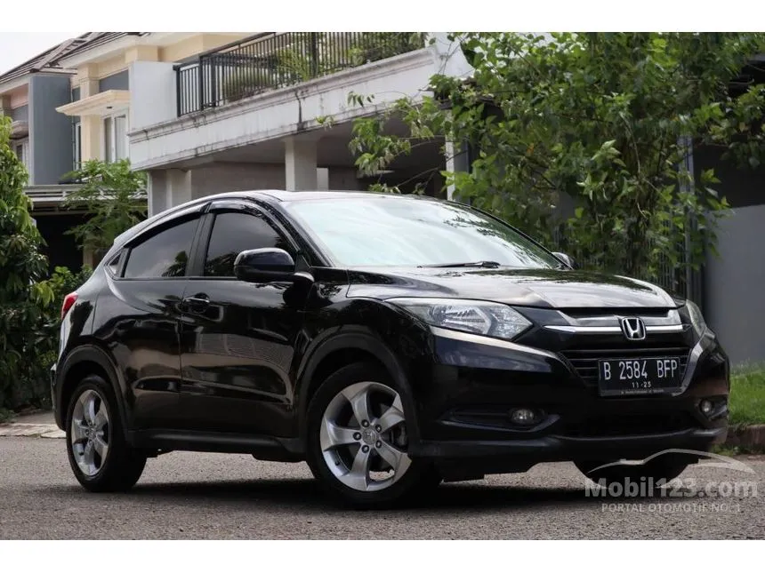 Jual Mobil Honda HR