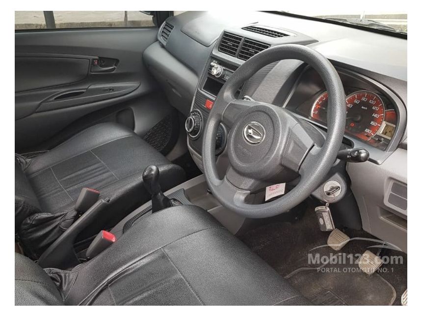2015 Daihatsu Xenia M MPV
