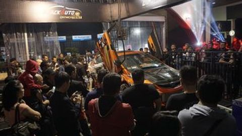 Modifikasi Ekstrim Toyota Yaris Raih Gelar The Master di BlackAuto Battle 2017