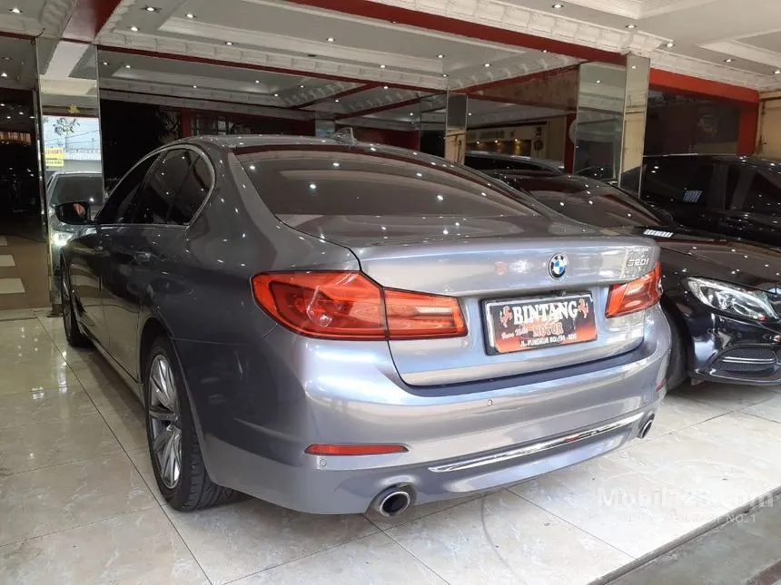 2018 BMW 520i Luxury Sedan