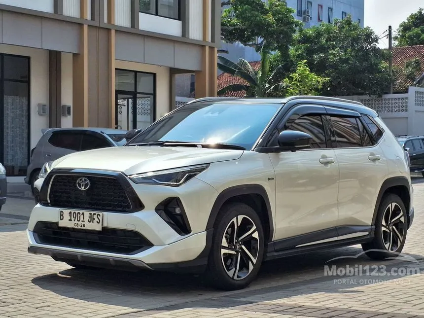 2023 Toyota Yaris Cross S HV (2 Tone) SUV