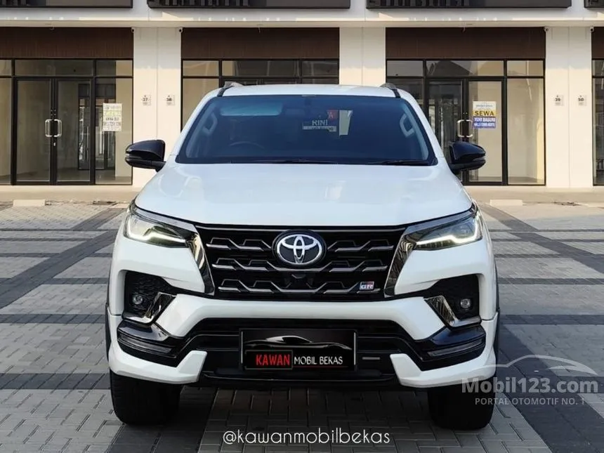 Jual Mobil Toyota Fortuner 2023 GR Sport 4X2 2.8 di DKI Jakarta Automatic SUV Putih Rp 550.000.000