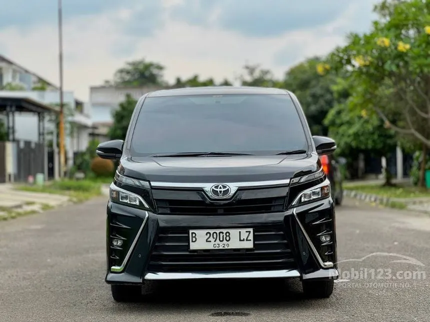 Jual Mobil Toyota Voxy 2018 2.0 di Jawa Barat Automatic MPV Hitam Rp 300.000.000