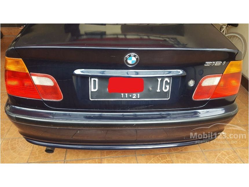 2000 BMW 318i Sedan