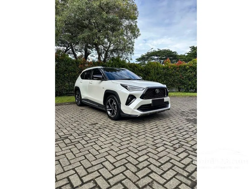 2023 Toyota Yaris Cross S with GR Parts Aero Pkg SUV