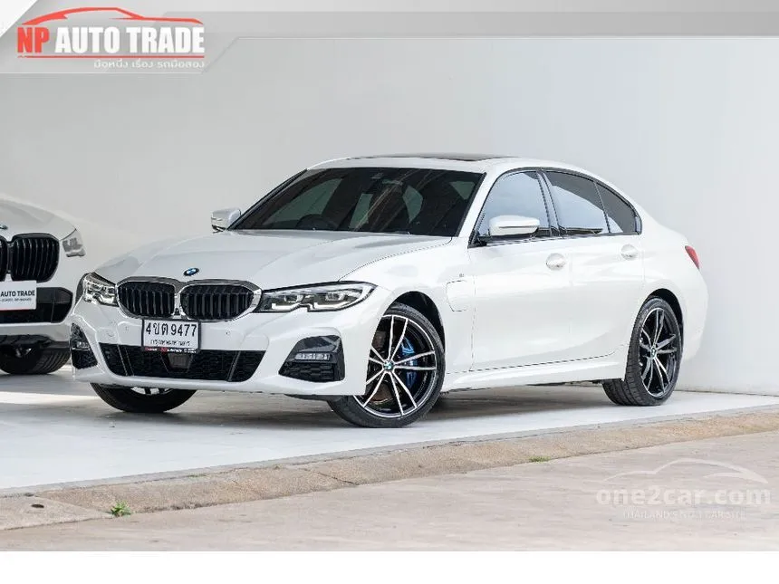 2021 BMW 330e M Sport Sedan
