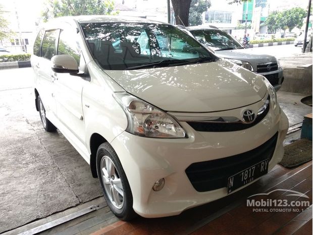 Toyota Avanza Mobil Bekas Baru dijual di Malang Jawa 