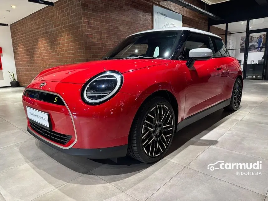 Jual Mobil MINI Cooper 2025 Cooper SE di Kalimantan Barat Automatic Hatchback Merah Rp 1.087.000.000