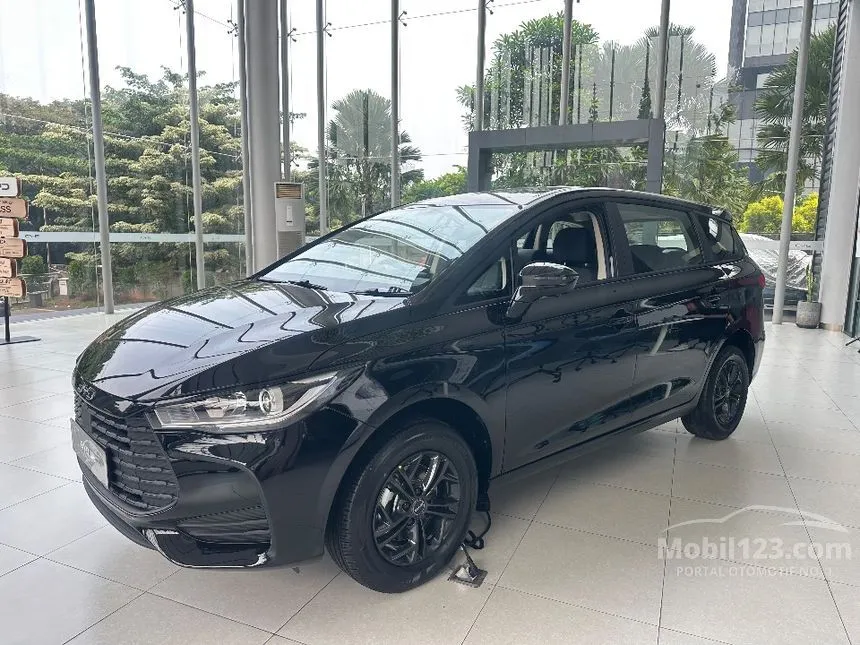 2026 BYD M6 DM-i Cross Advanced PHEV MPV