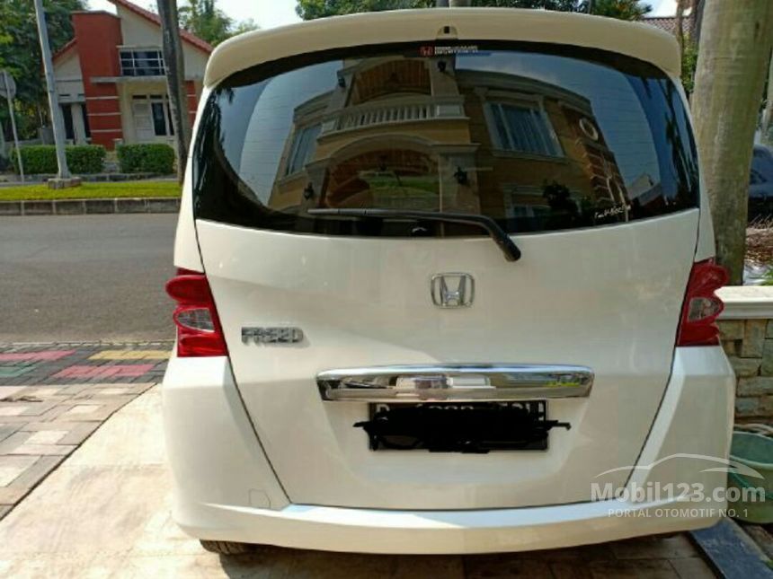 2012 Honda Freed E MPV