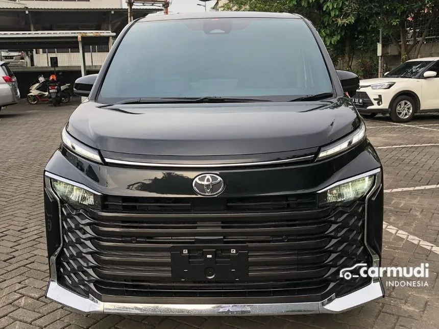 Jual Mobil Toyota Voxy 2024 (Premium Color) 2.0 di DKI Jakarta Automatic MPV Hitam Rp 587.800.000