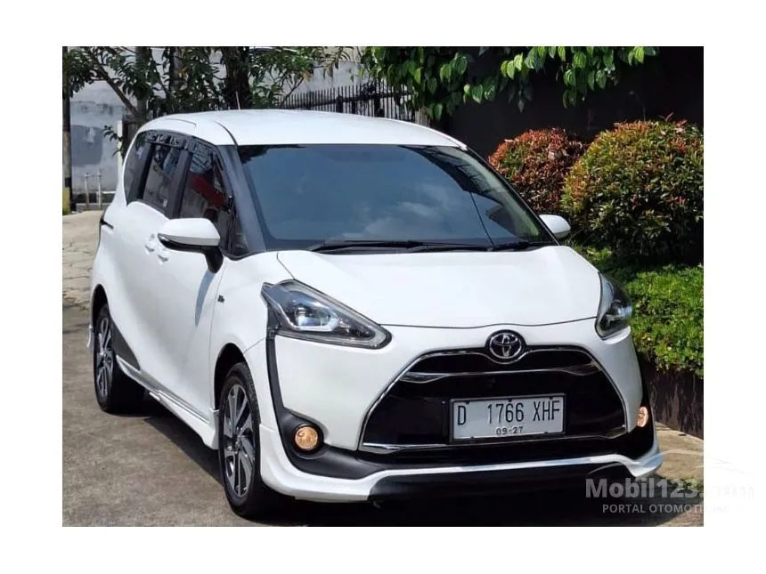 Jual Mobil Toyota Sienta 2017 Q 1.5 di Jawa Barat Automatic MPV Putih Rp 198.000.000