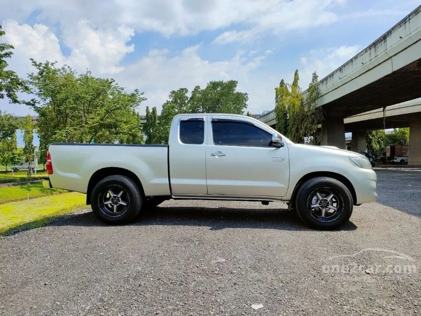 2013 Toyota Hilux Vigo E Pickup