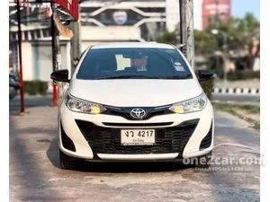 2020 Toyota YARIS 1.2 Mid Hatchback