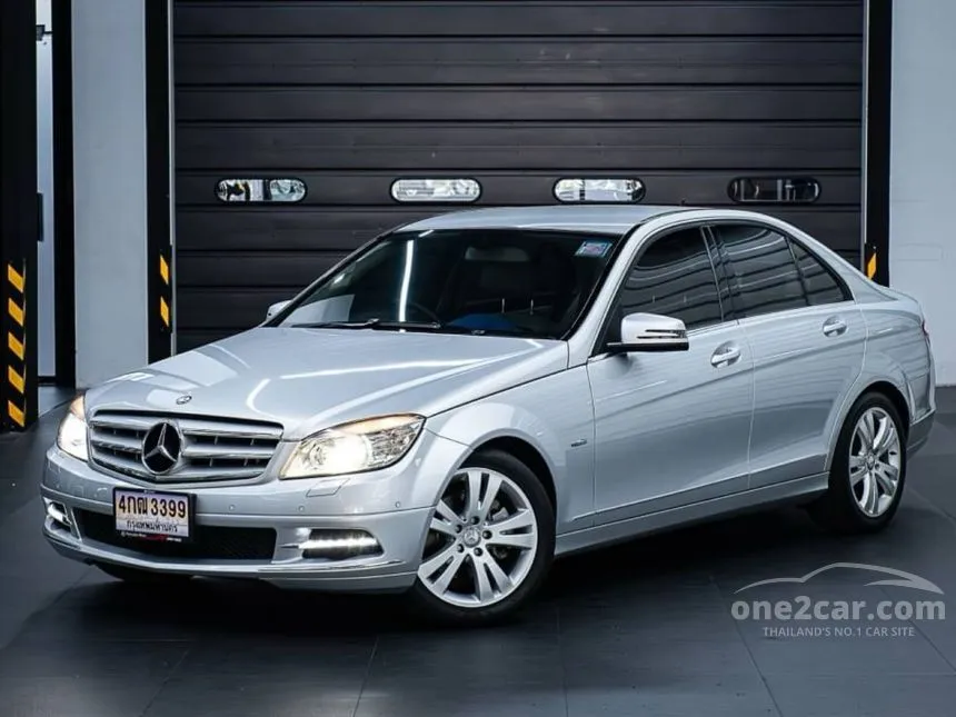2012 Mercedes-Benz C200 Avantgarde BlueEFFICIENCY Sedan
