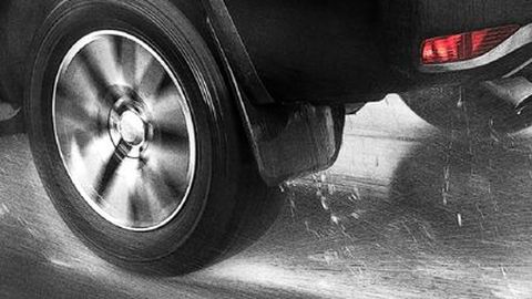 Musim Hujan, Ini Cara Mencegah dan Menghadapi Aquaplaning pada Mobil