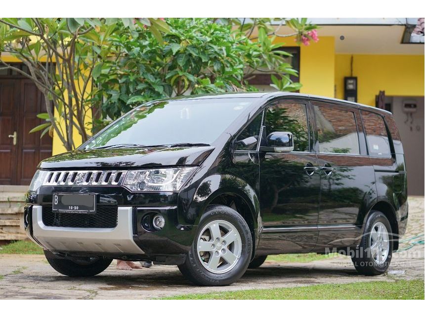 Mitsubishi delica 2015