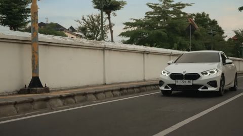 BMW Astra Bawa 218i dan X1 Menjelajah Dalam Serial Dokumenter ‘Mencari Indonesia’