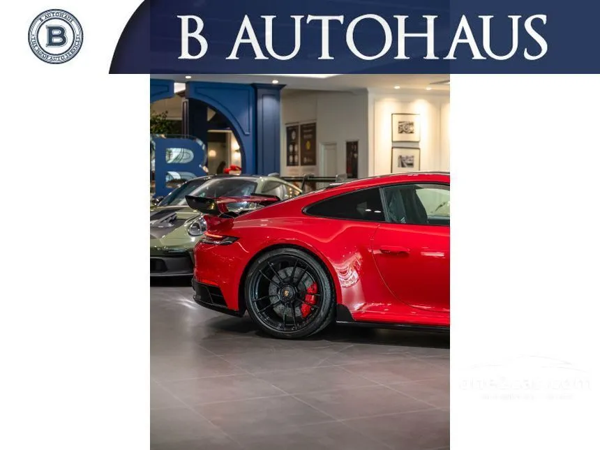 2026 Porsche 911 4 GTS Coupe